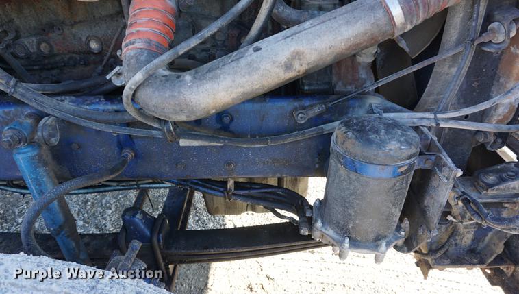 image for item DB0482 1991 Kenworth T800 semi truck