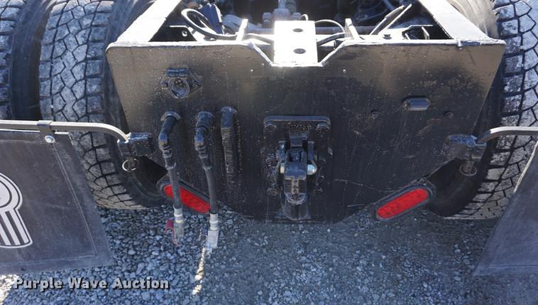 image for item DB0482 1991 Kenworth T800 semi truck