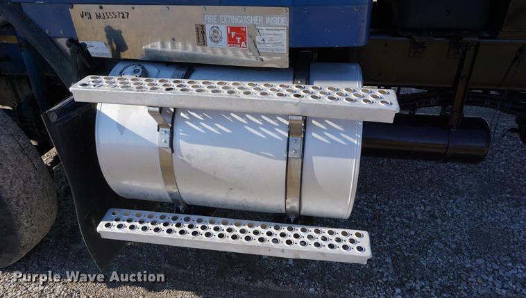 image for item DB0482 1991 Kenworth T800 semi truck