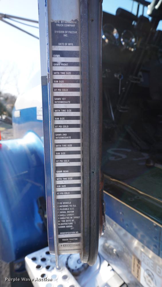 image for item DB0482 1991 Kenworth T800 semi truck