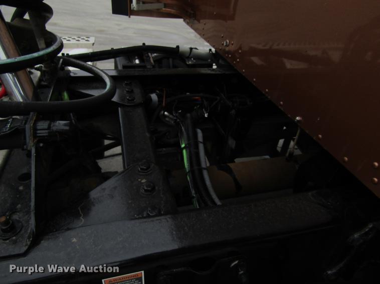 image for item DB1239 2012 Kenworth T800 semi truck