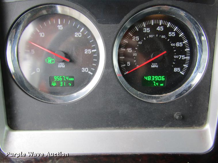 image for item DB1239 2012 Kenworth T800 semi truck