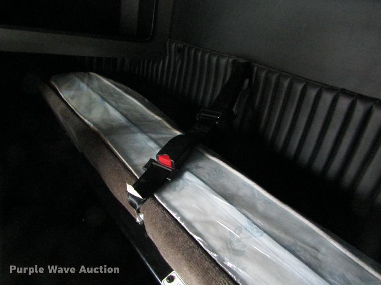 image for item DB1239 2012 Kenworth T800 semi truck