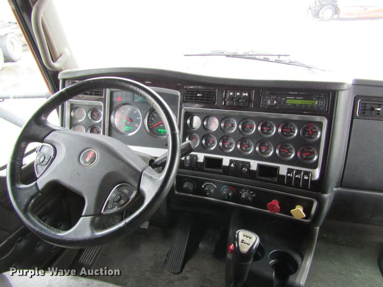 image for item DB1239 2012 Kenworth T800 semi truck