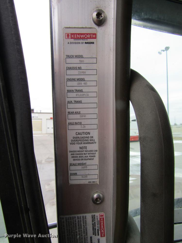 image for item DB1239 2012 Kenworth T800 semi truck