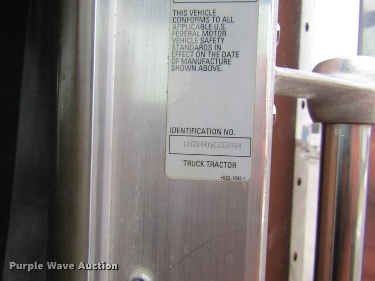 image for item DB1239 2012 Kenworth T800 semi truck