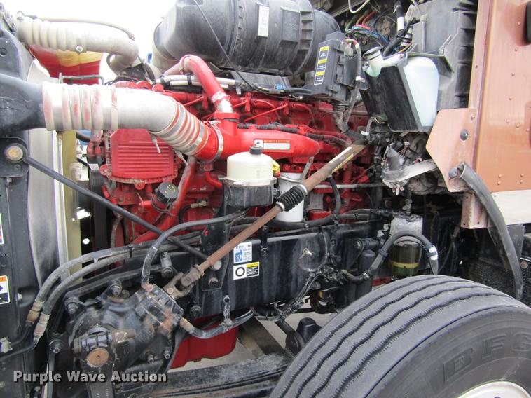 image for item DB1239 2012 Kenworth T800 semi truck