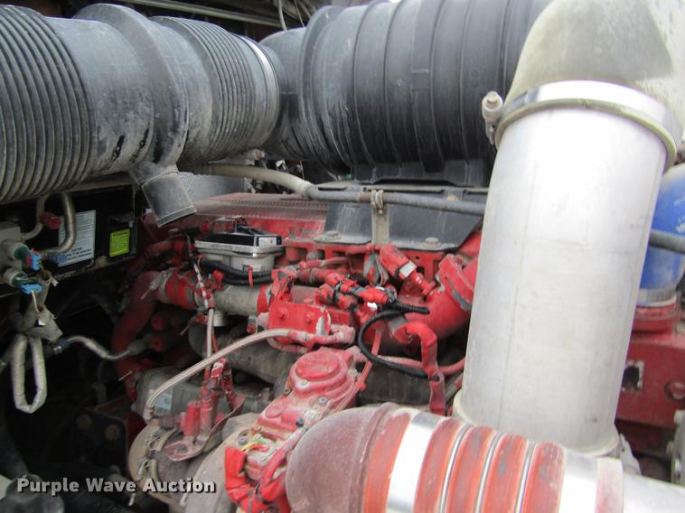 image for item DB1239 2012 Kenworth T800 semi truck