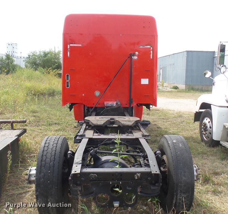 image for item DB3492 2007 Freightliner Columbia semi truck