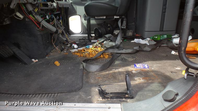 image for item DB3492 2007 Freightliner Columbia semi truck