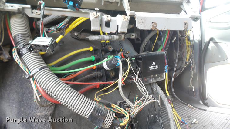 image for item DB3492 2007 Freightliner Columbia semi truck