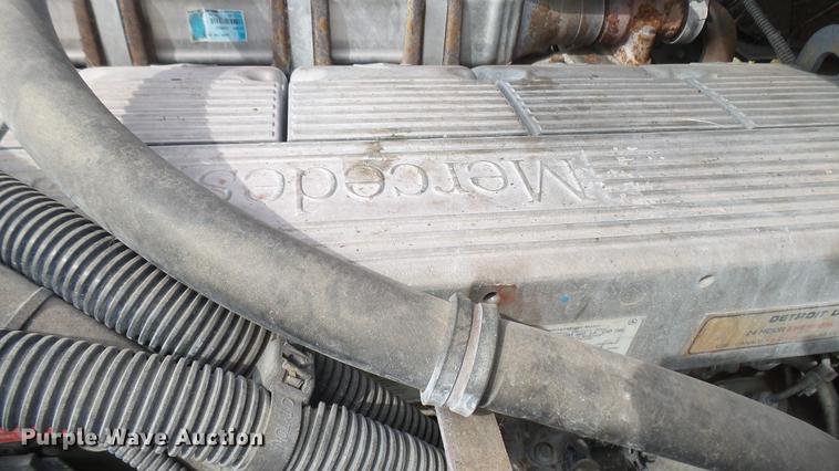 image for item DB3492 2007 Freightliner Columbia semi truck