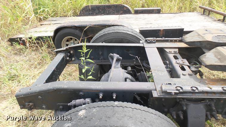 image for item DB3492 2007 Freightliner Columbia semi truck