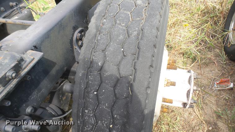 image for item DB3492 2007 Freightliner Columbia semi truck