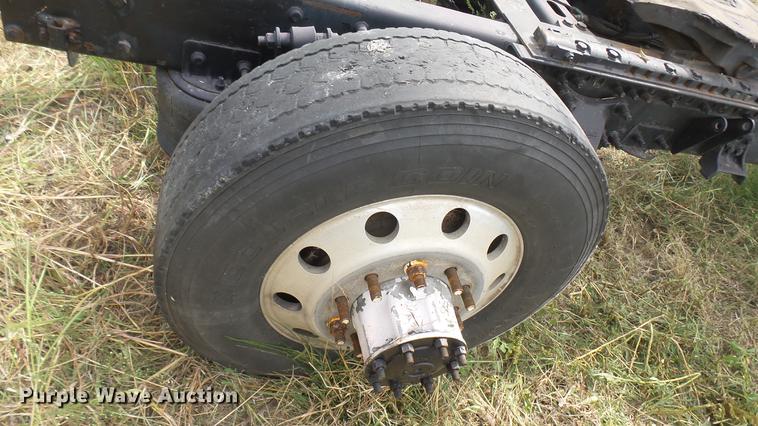 image for item DB3492 2007 Freightliner Columbia semi truck