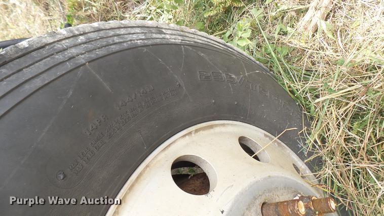 image for item DB3492 2007 Freightliner Columbia semi truck