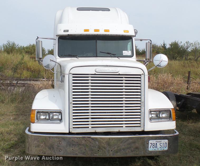 image for item DB3499 1998 Freightliner semi truck
