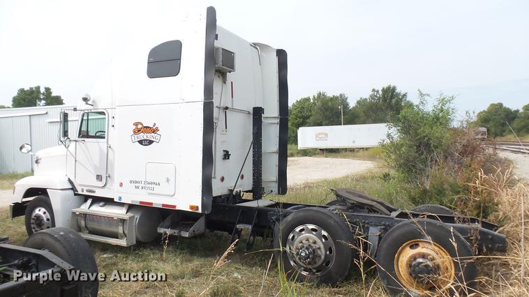 image for item DB3499 1998 Freightliner semi truck