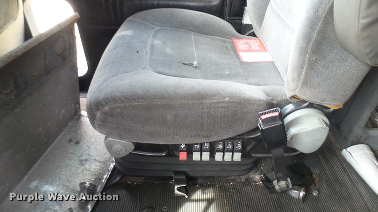 image for item DB3499 1998 Freightliner semi truck