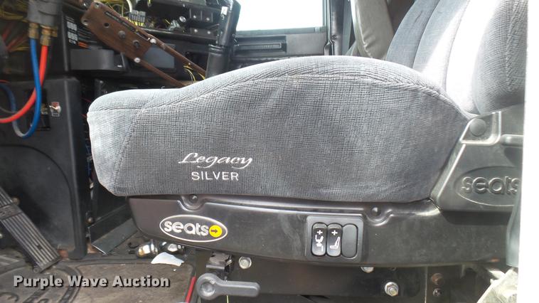 image for item DB3499 1998 Freightliner semi truck