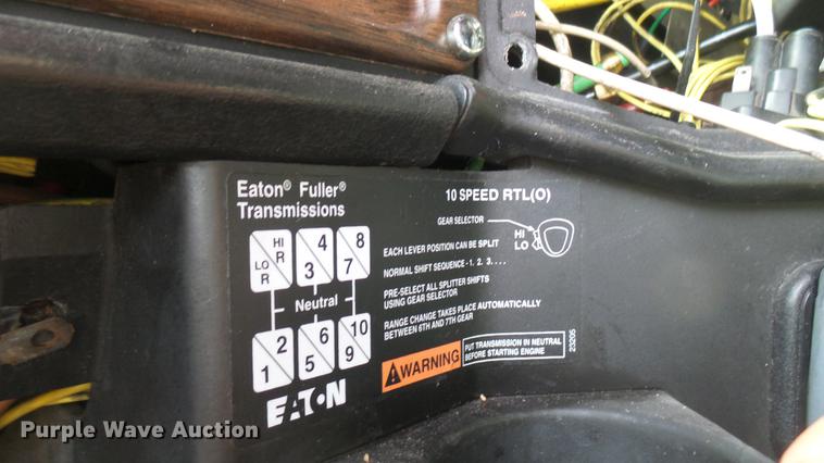 image for item DB3499 1998 Freightliner semi truck