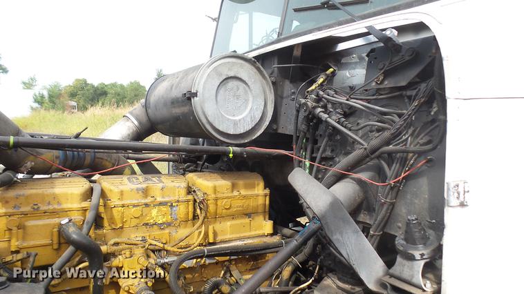 image for item DB3499 1998 Freightliner semi truck