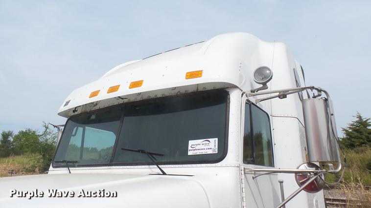 image for item DB3499 1998 Freightliner semi truck