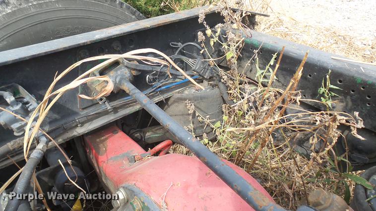 image for item DB3499 1998 Freightliner semi truck