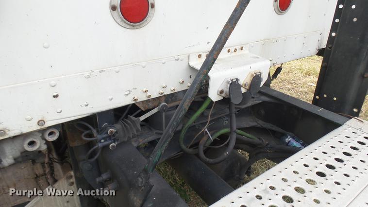 image for item DB3499 1998 Freightliner semi truck