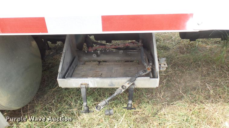 image for item DB3499 1998 Freightliner semi truck