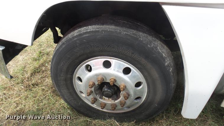 image for item DB3499 1998 Freightliner semi truck