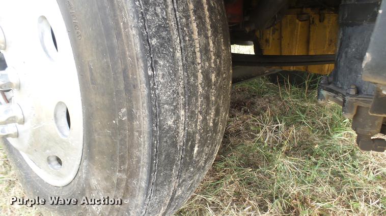 image for item DB3499 1998 Freightliner semi truck