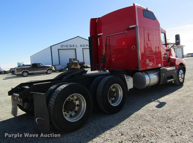 image for item DB5937 2007 Kenworth T600 semi truck
