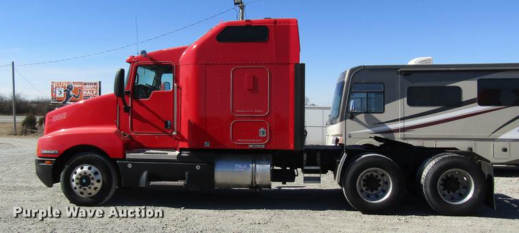 image for item DB5937 2007 Kenworth T600 semi truck