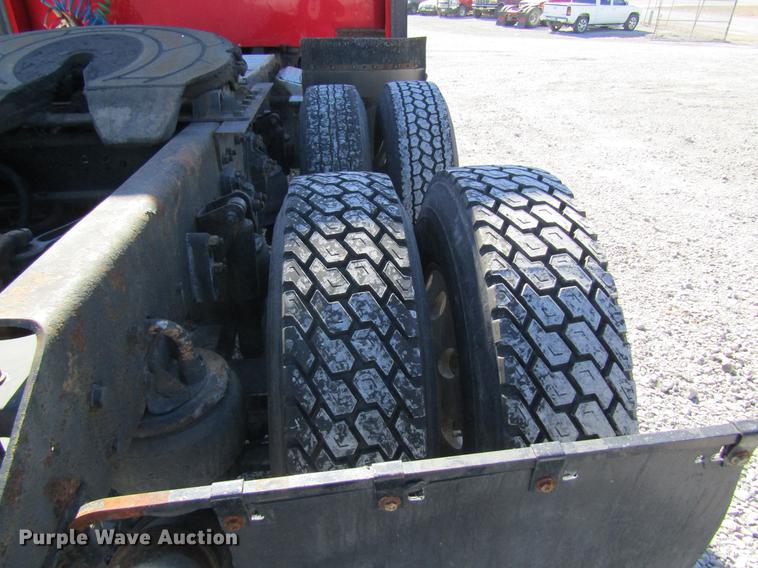 image for item DB5937 2007 Kenworth T600 semi truck