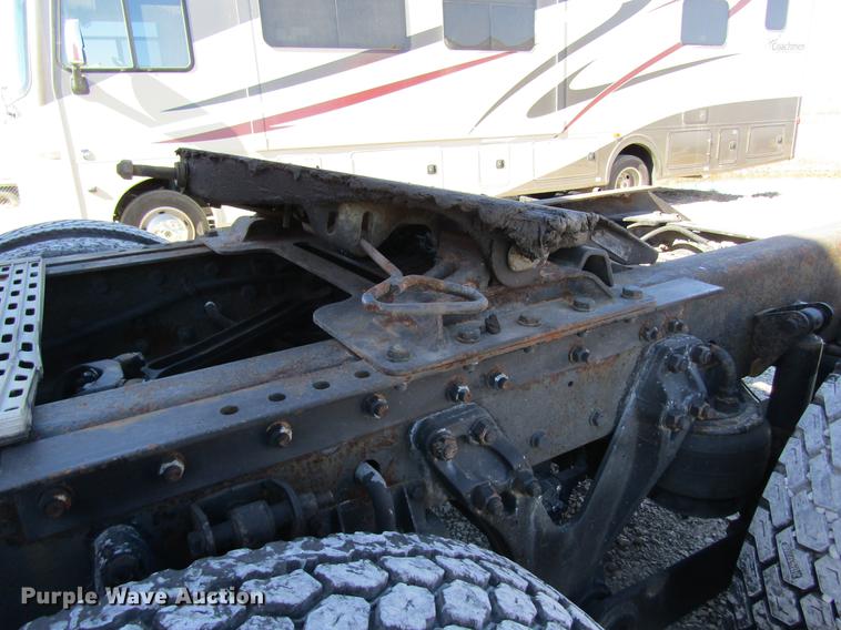 image for item DB5937 2007 Kenworth T600 semi truck