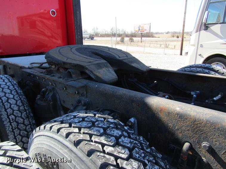 image for item DB5937 2007 Kenworth T600 semi truck