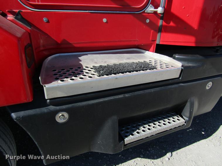 image for item DB5937 2007 Kenworth T600 semi truck