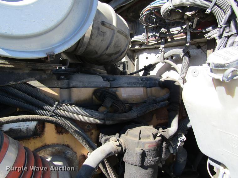 image for item DB5937 2007 Kenworth T600 semi truck