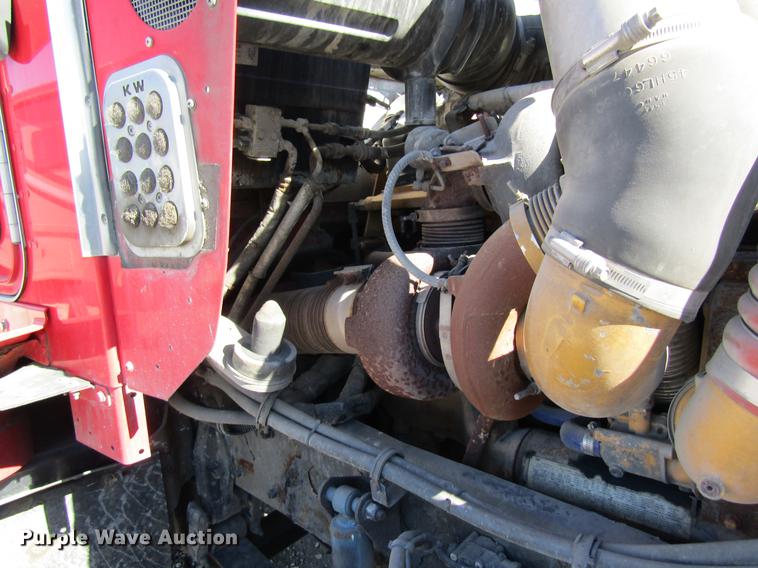 image for item DB5937 2007 Kenworth T600 semi truck