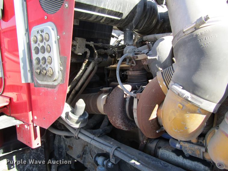 image for item DB5937 2007 Kenworth T600 semi truck