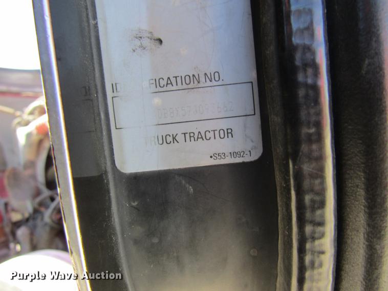 image for item DB5937 2007 Kenworth T600 semi truck