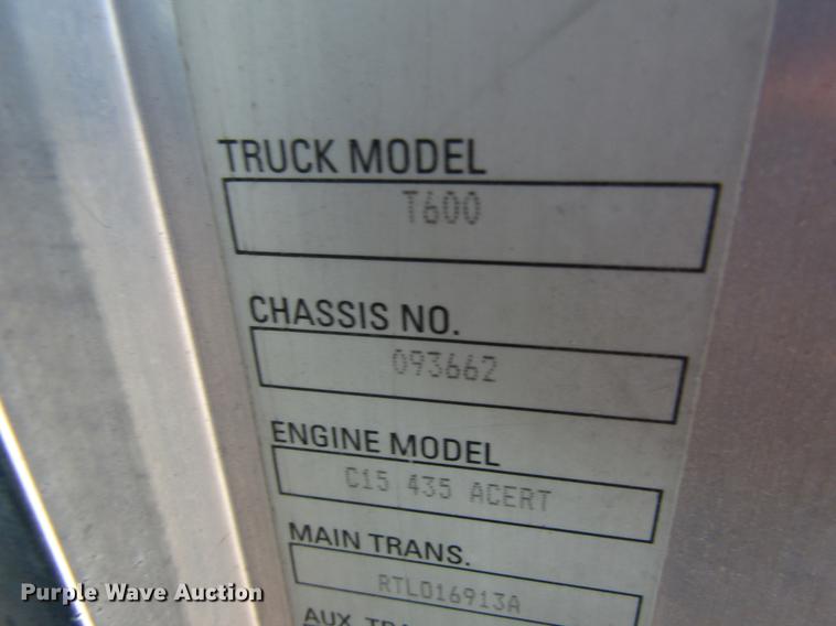 image for item DB5937 2007 Kenworth T600 semi truck