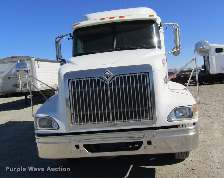 image for item DB5939 2007 International 9400i semi truck