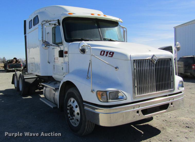 image for item DB5939 2007 International 9400i semi truck