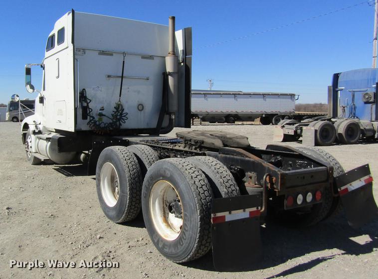 image for item DB5939 2007 International 9400i semi truck