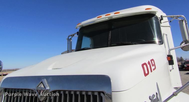 image for item DB5939 2007 International 9400i semi truck