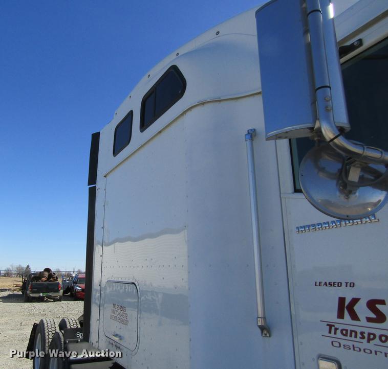 image for item DB5939 2007 International 9400i semi truck