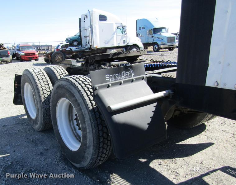 image for item DB5939 2007 International 9400i semi truck