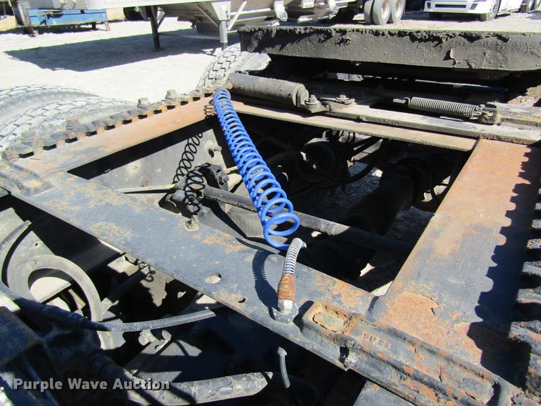 image for item DB5939 2007 International 9400i semi truck